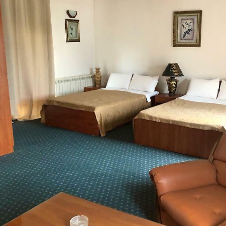 Hotel Vergina Skopje Extérieur photo