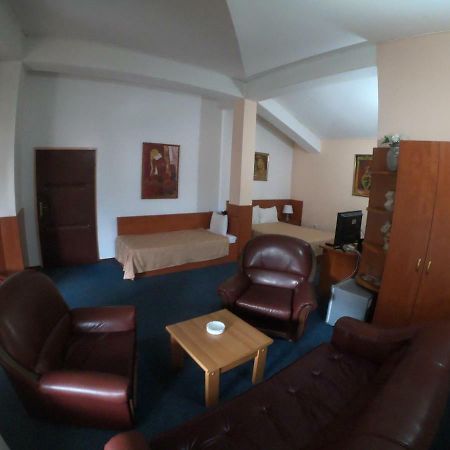 Hotel Vergina Skopje Extérieur photo