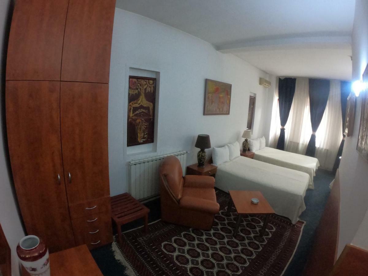 Hotel Vergina Skopje Extérieur photo
