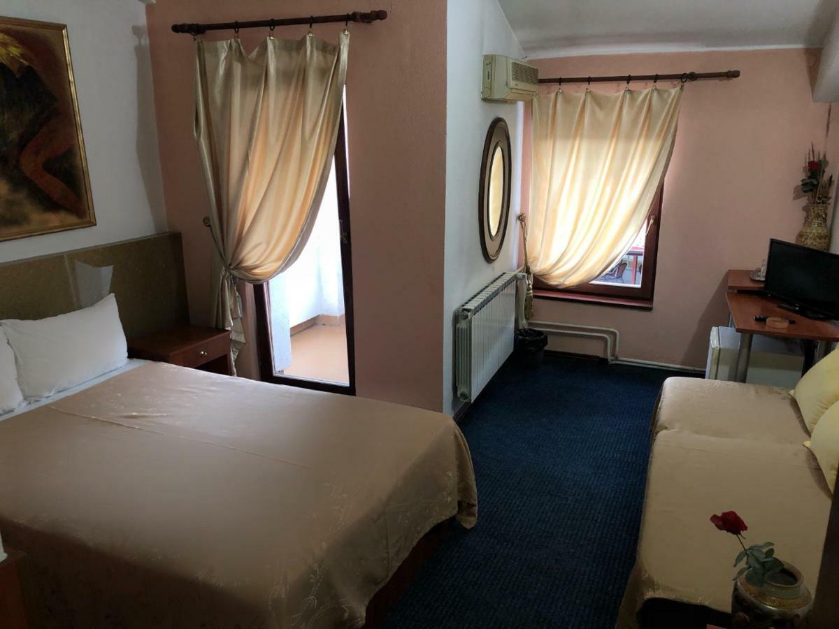 Hotel Vergina Skopje Extérieur photo