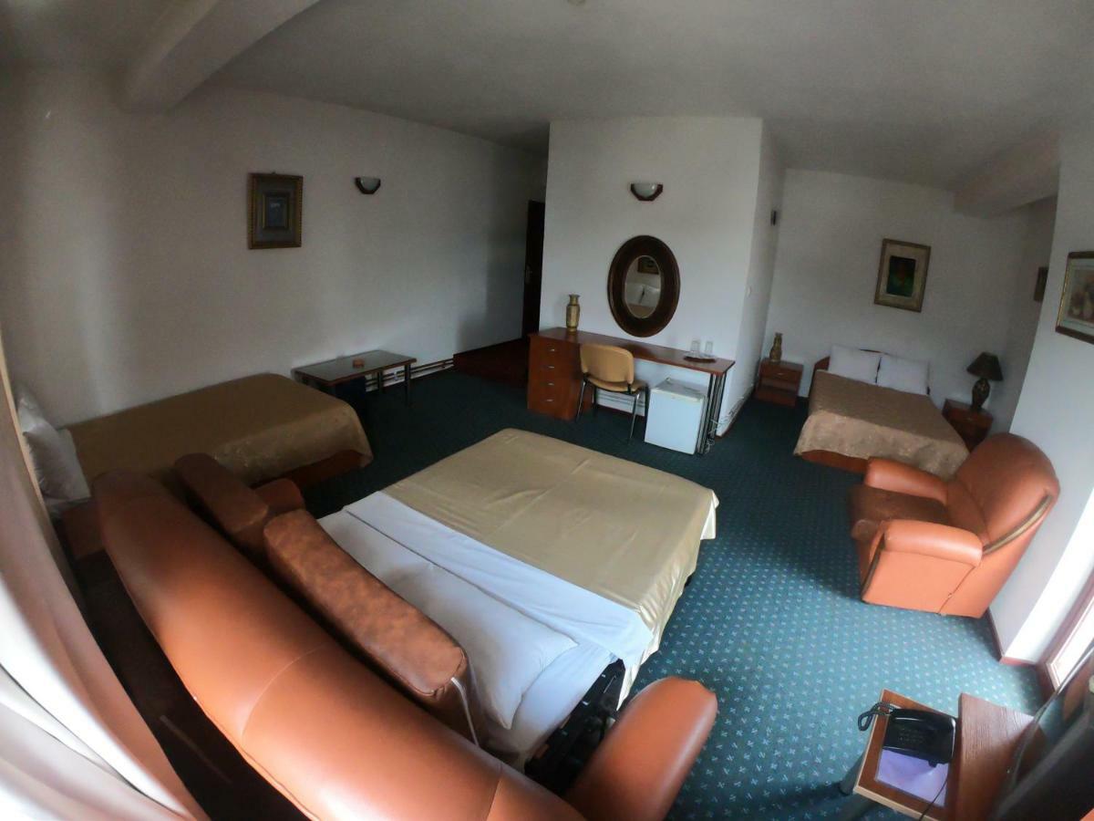Hotel Vergina Skopje Extérieur photo