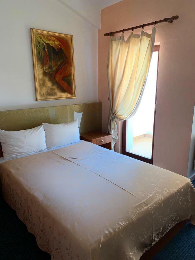 Hotel Vergina Skopje Extérieur photo